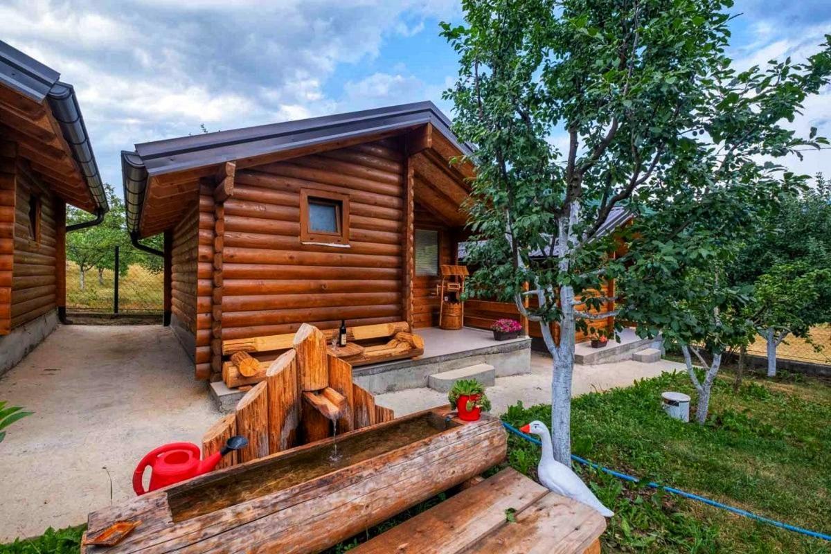 Holiday Bungalows & Food Πλαβ Εξωτερικό φωτογραφία