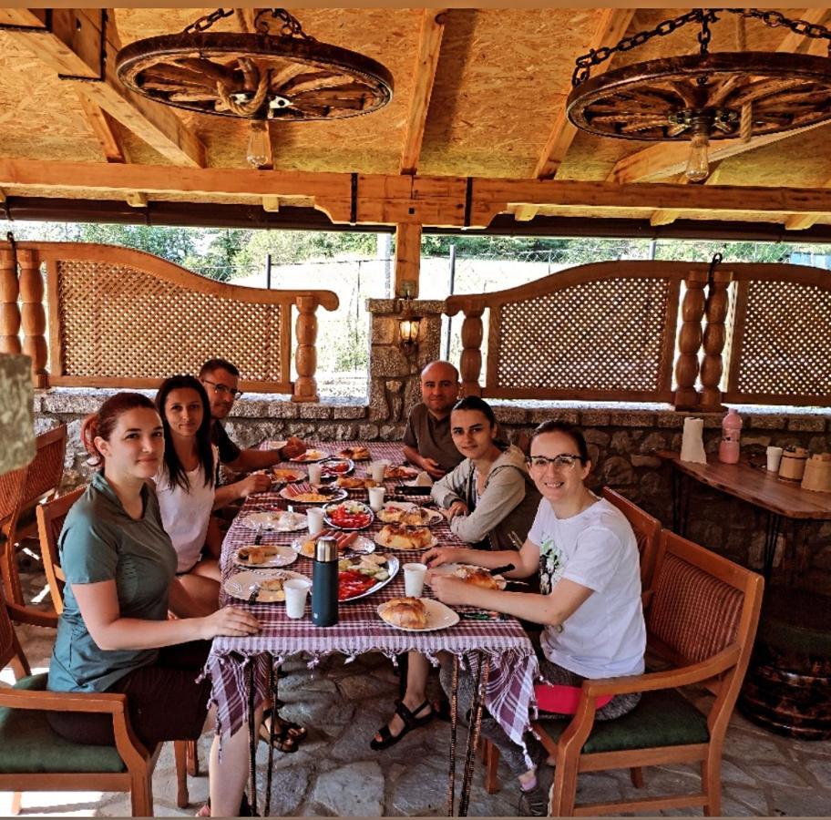 Holiday Bungalows & Food Πλαβ Εξωτερικό φωτογραφία