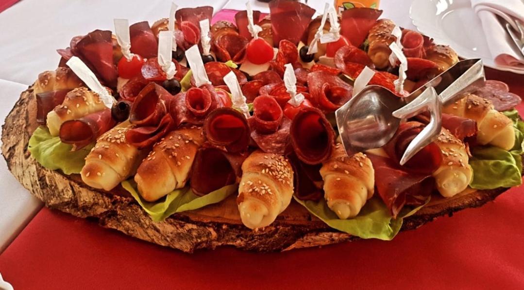 Holiday Bungalows & Food Πλαβ Εξωτερικό φωτογραφία
